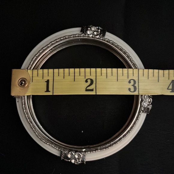 5 stackable Bangle Bracelets - Picture 4 of 6